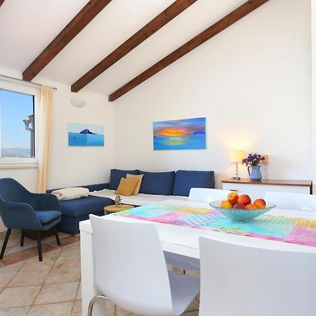 Apartments By The Sea Okrug Donji, Ciovo - 12502 โอครูกกอร์นญี ห้อง รูปภาพ