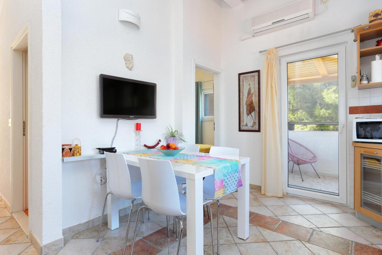 Apartments By The Sea Okrug Donji, Ciovo - 12502 โอครูกกอร์นญี ภายนอก รูปภาพ