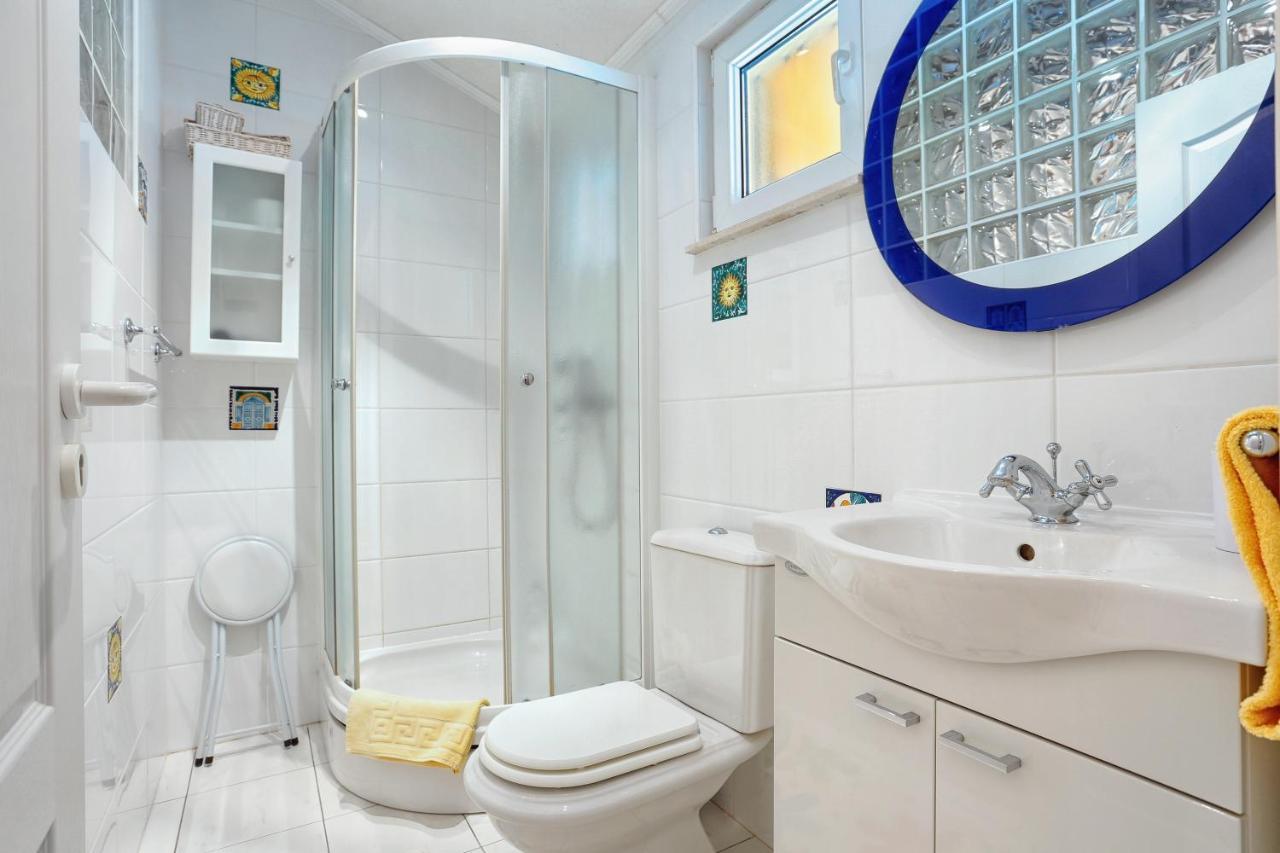 Apartments By The Sea Okrug Donji, Ciovo - 12502 โอครูกกอร์นญี ภายนอก รูปภาพ