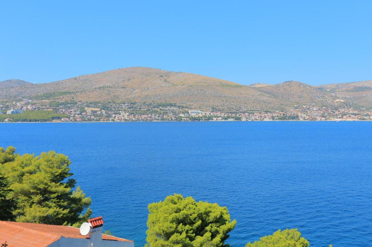 Apartments By The Sea Okrug Donji, Ciovo - 12502 โอครูกกอร์นญี ภายนอก รูปภาพ