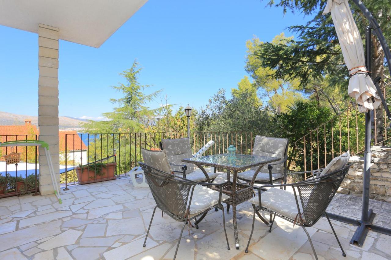Apartments By The Sea Okrug Donji, Ciovo - 12502 โอครูกกอร์นญี ภายนอก รูปภาพ