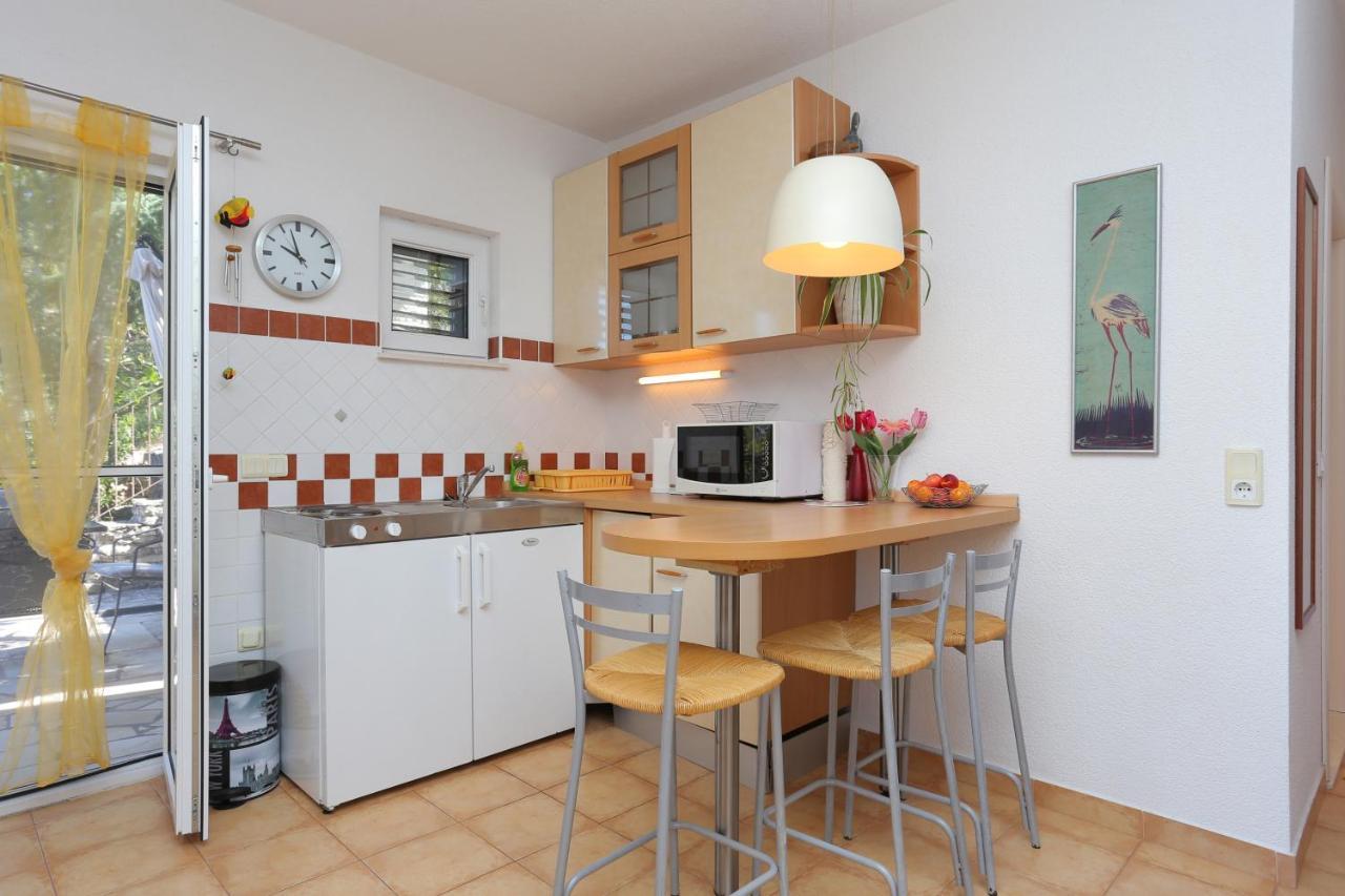 Apartments By The Sea Okrug Donji, Ciovo - 12502 โอครูกกอร์นญี ภายนอก รูปภาพ
