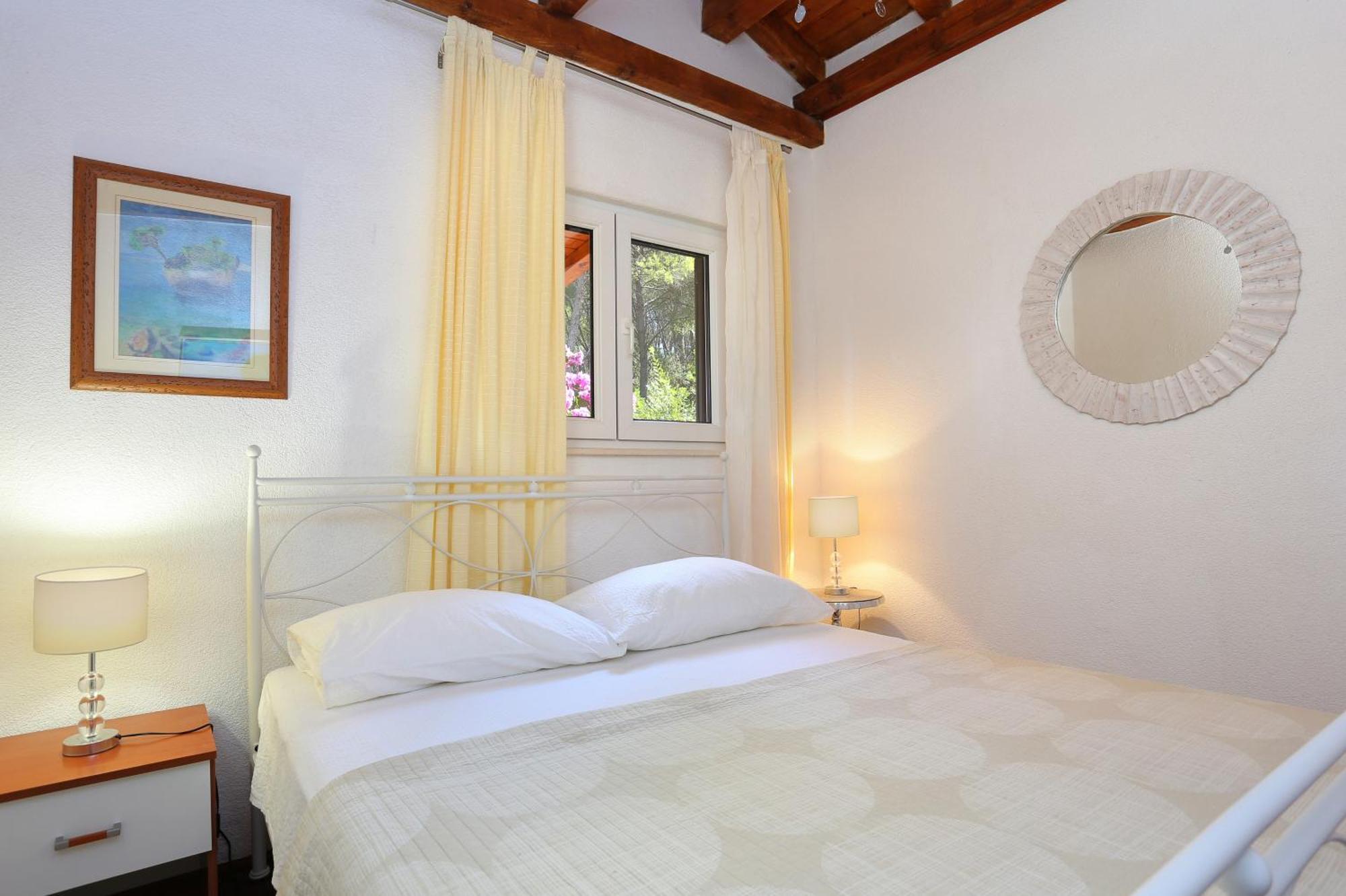 Apartments By The Sea Okrug Donji, Ciovo - 12502 โอครูกกอร์นญี ห้อง รูปภาพ